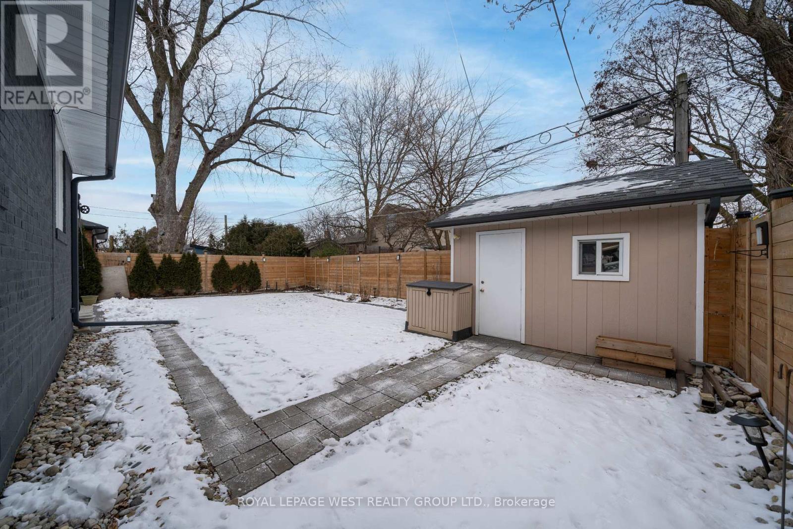 36 Tunbridge Crescent, Toronto, Ontario  M9C 3L6 - Photo 18 - W11938059