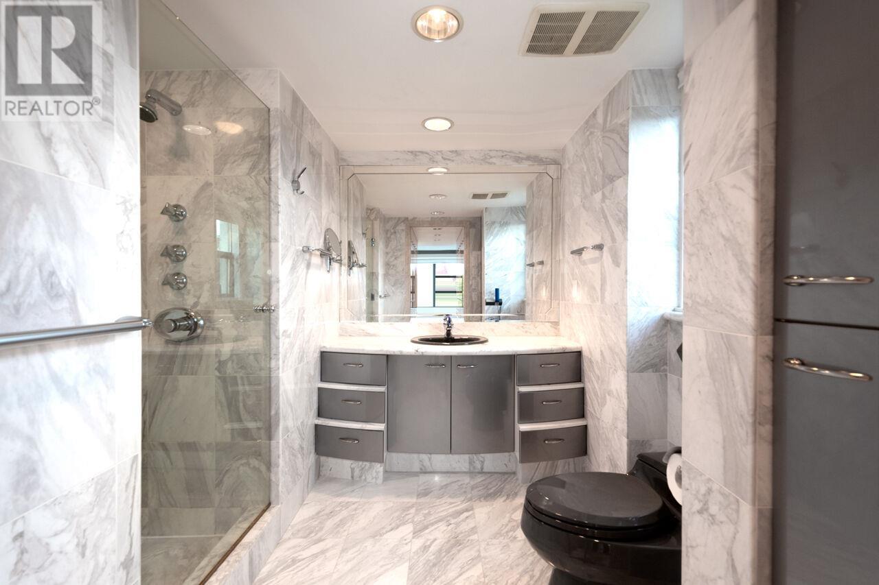 Listing Picture 12 of 20 : 7 5389 VINE STREET, Vancouver / 溫哥華 - 魯藝地產 Yvonne Lu Group - MLS Medallion Club Member