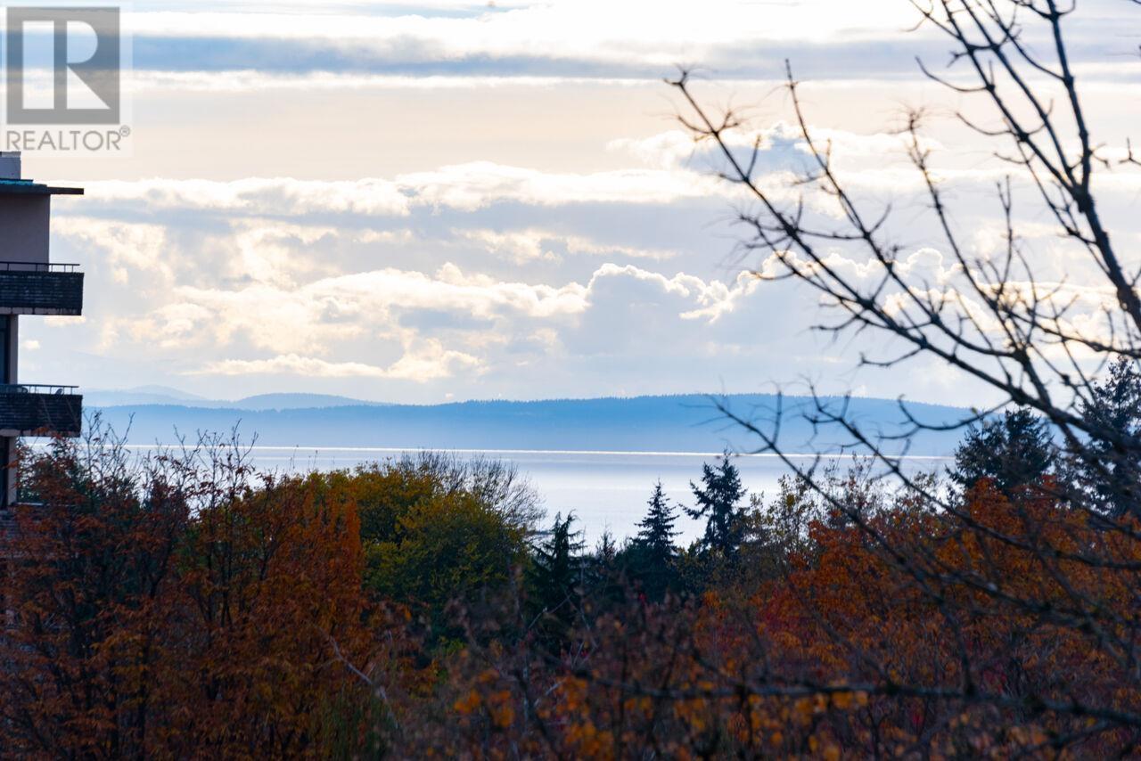 Listing Picture 18 of 20 : 7 5389 VINE STREET, Vancouver / 溫哥華 - 魯藝地產 Yvonne Lu Group - MLS Medallion Club Member