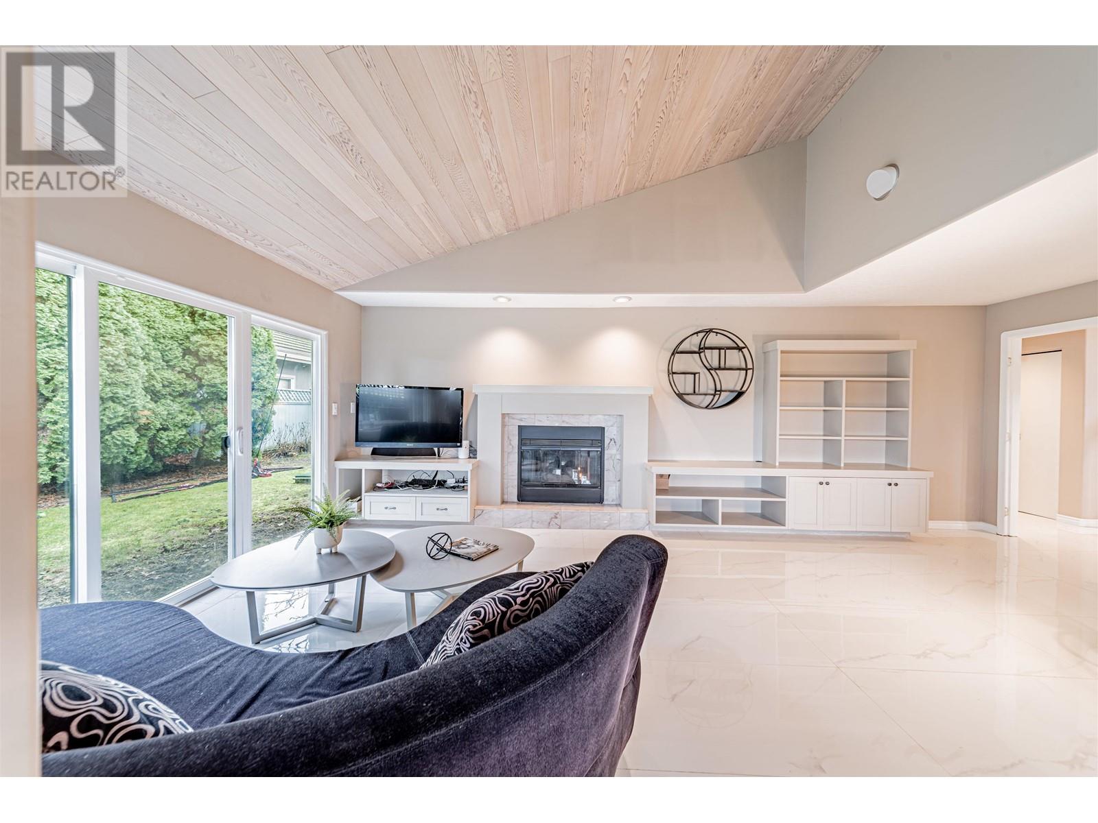 Listing Picture 14 of 33 : 7215 FROBISHER DRIVE, Richmond / 烈治文 - 魯藝地產 Yvonne Lu Group - MLS Medallion Club Member