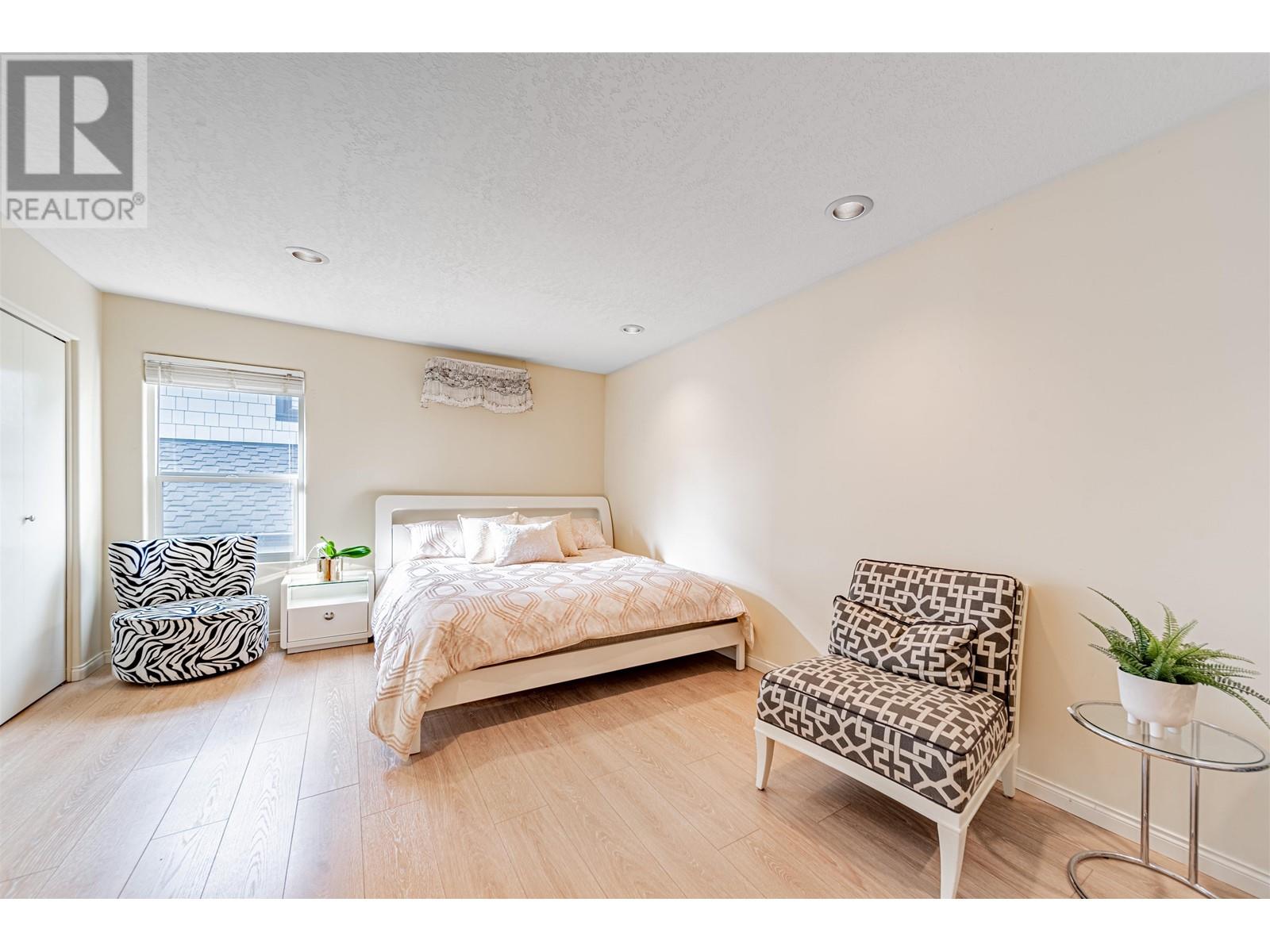 Listing Picture 22 of 33 : 7215 FROBISHER DRIVE, Richmond / 烈治文 - 魯藝地產 Yvonne Lu Group - MLS Medallion Club Member