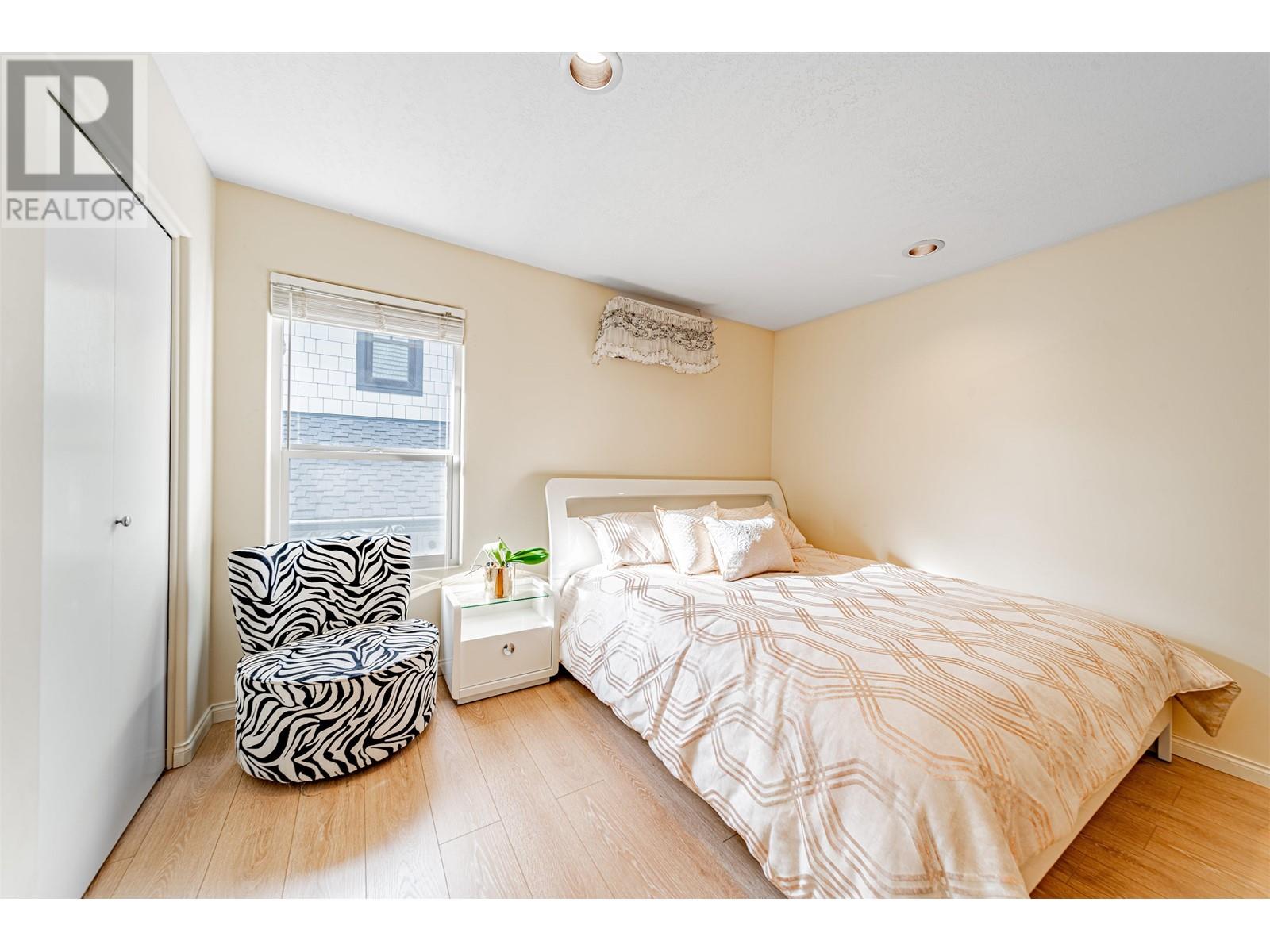 Listing Picture 23 of 33 : 7215 FROBISHER DRIVE, Richmond / 烈治文 - 魯藝地產 Yvonne Lu Group - MLS Medallion Club Member