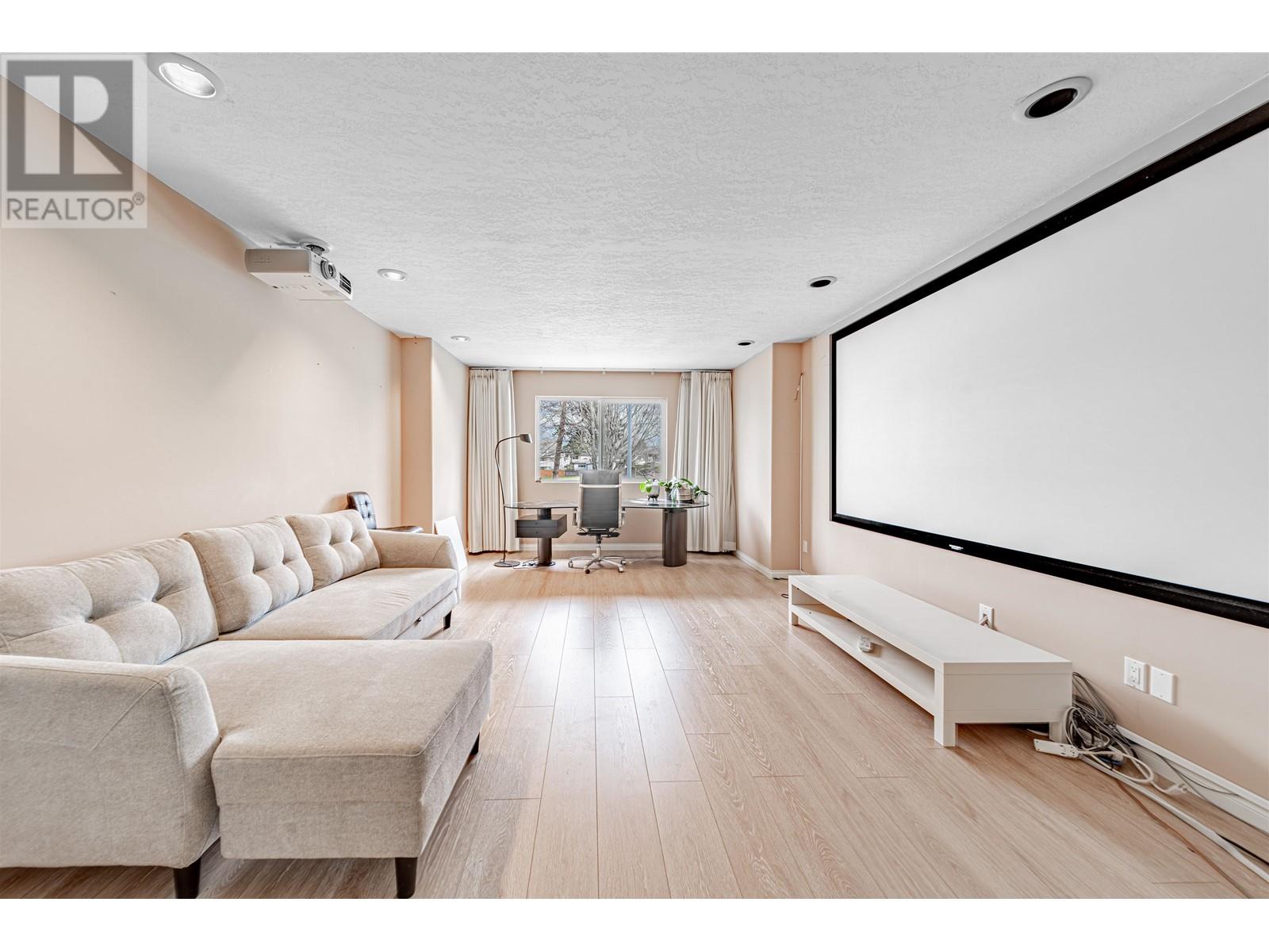 Listing Picture 24 of 33 : 7215 FROBISHER DRIVE, Richmond / 烈治文 - 魯藝地產 Yvonne Lu Group - MLS Medallion Club Member