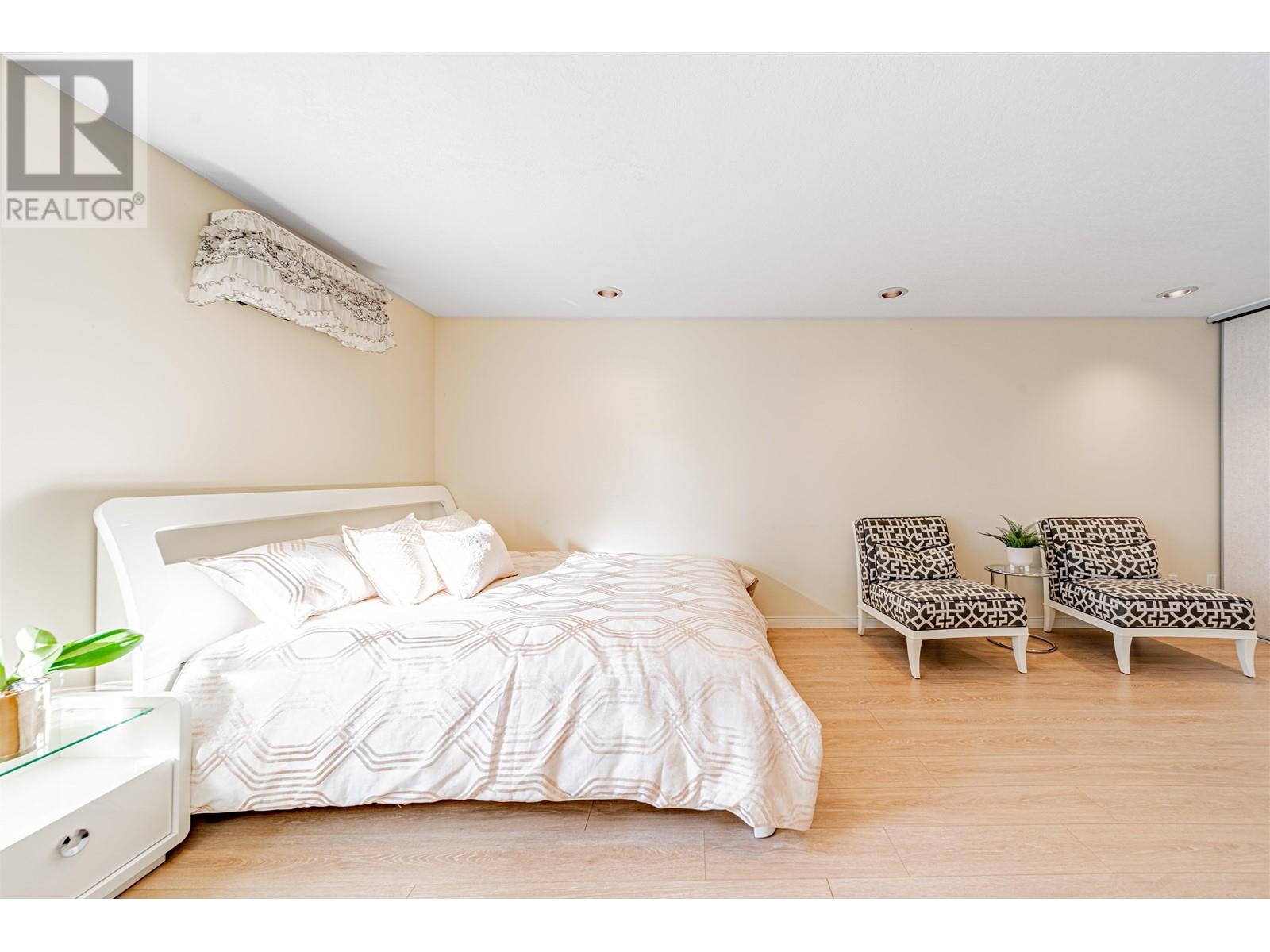 Listing Picture 25 of 33 : 7215 FROBISHER DRIVE, Richmond / 烈治文 - 魯藝地產 Yvonne Lu Group - MLS Medallion Club Member