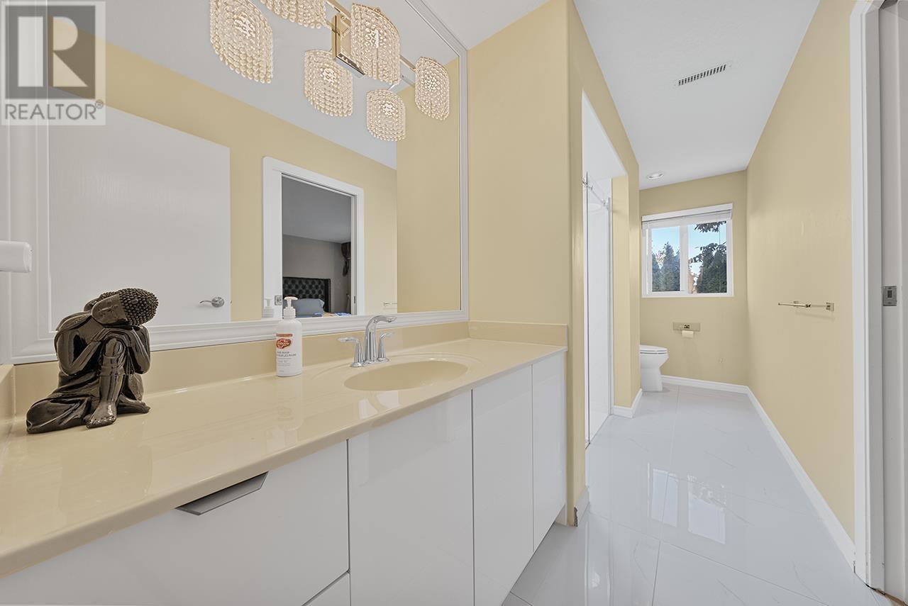 Listing Picture 28 of 33 : 7215 FROBISHER DRIVE, Richmond / 烈治文 - 魯藝地產 Yvonne Lu Group - MLS Medallion Club Member