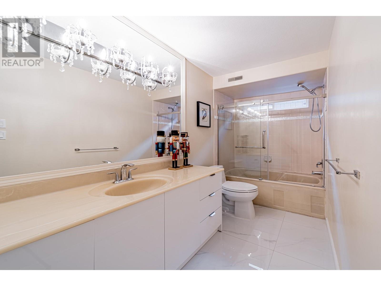 Listing Picture 33 of 33 : 7215 FROBISHER DRIVE, Richmond / 烈治文 - 魯藝地產 Yvonne Lu Group - MLS Medallion Club Member