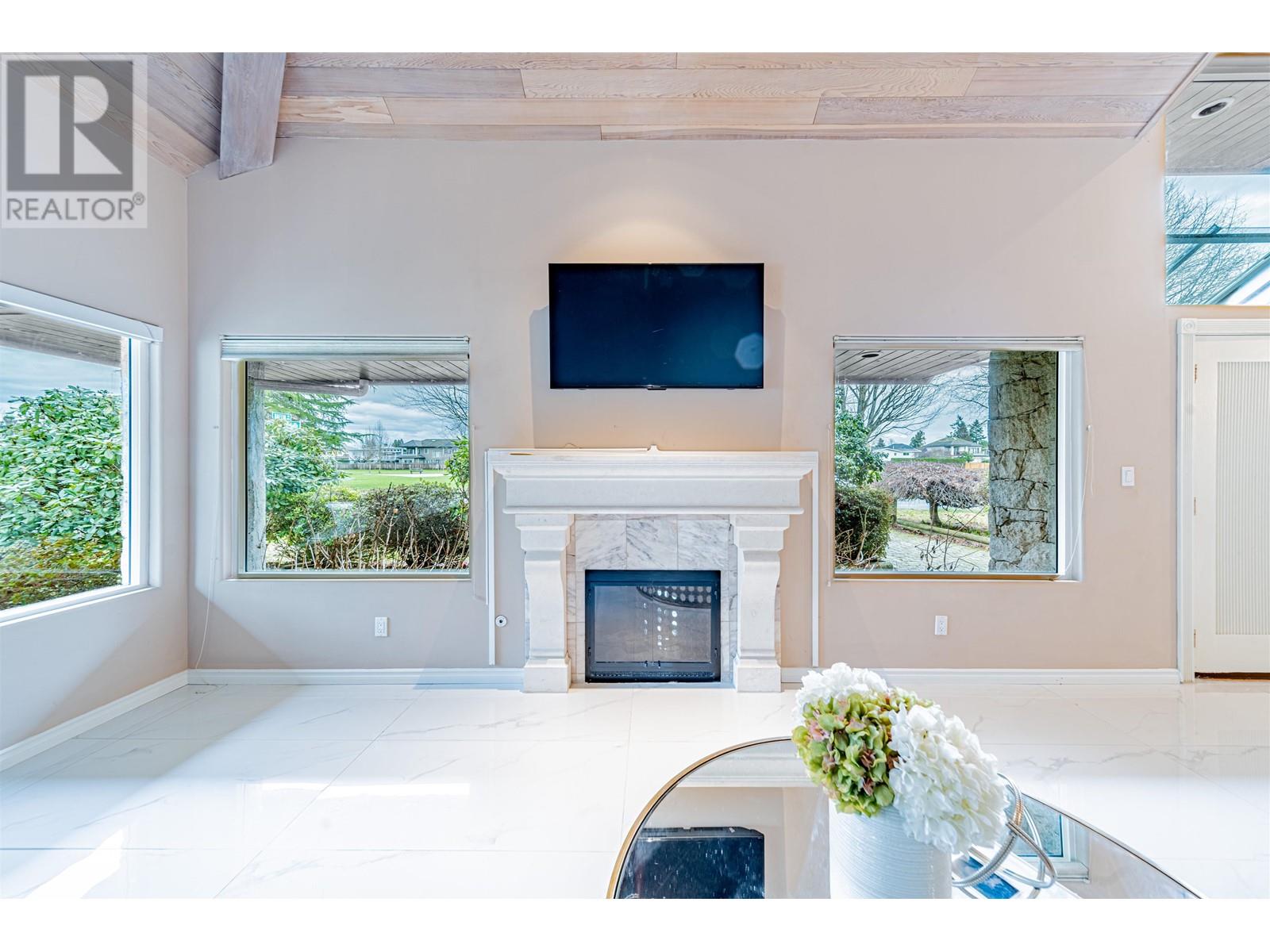 Listing Picture 5 of 33 : 7215 FROBISHER DRIVE, Richmond / 烈治文 - 魯藝地產 Yvonne Lu Group - MLS Medallion Club Member