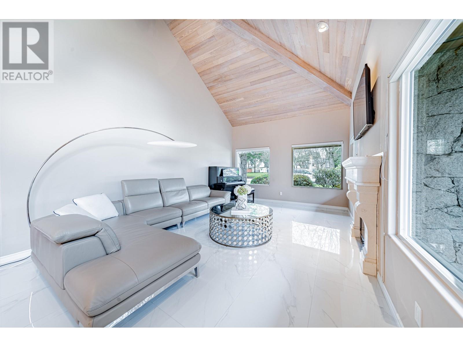 Listing Picture 7 of 33 : 7215 FROBISHER DRIVE, Richmond / 烈治文 - 魯藝地產 Yvonne Lu Group - MLS Medallion Club Member