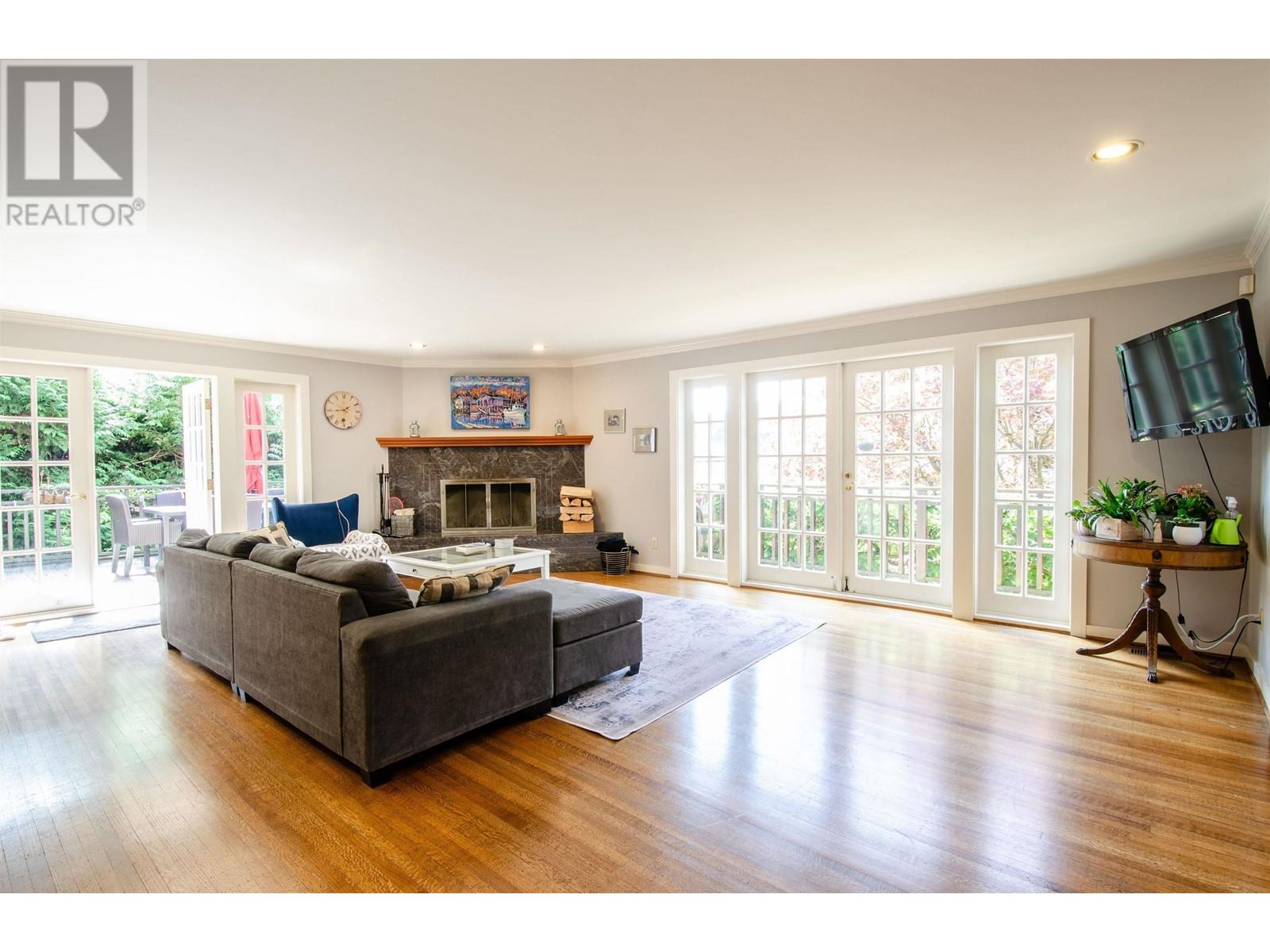 Listing Picture 12 of 40 : 4429 ANGUS DRIVE, Vancouver / 溫哥華 - 魯藝地產 Yvonne Lu Group - MLS Medallion Club Member