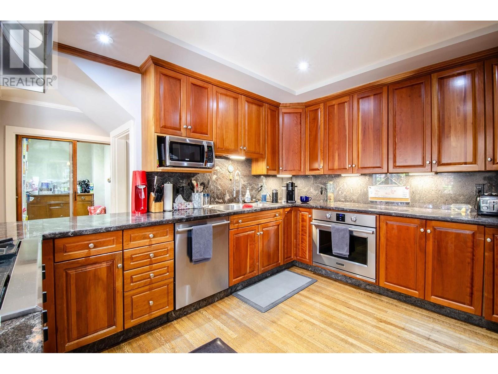 Listing Picture 14 of 40 : 4429 ANGUS DRIVE, Vancouver / 溫哥華 - 魯藝地產 Yvonne Lu Group - MLS Medallion Club Member