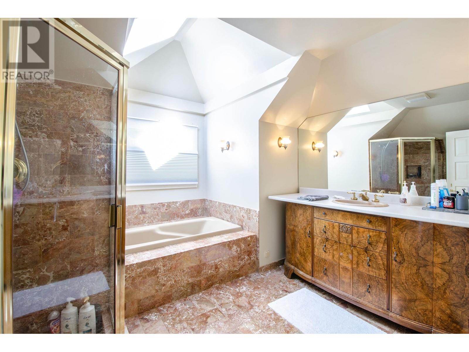 Listing Picture 28 of 40 : 4429 ANGUS DRIVE, Vancouver / 溫哥華 - 魯藝地產 Yvonne Lu Group - MLS Medallion Club Member
