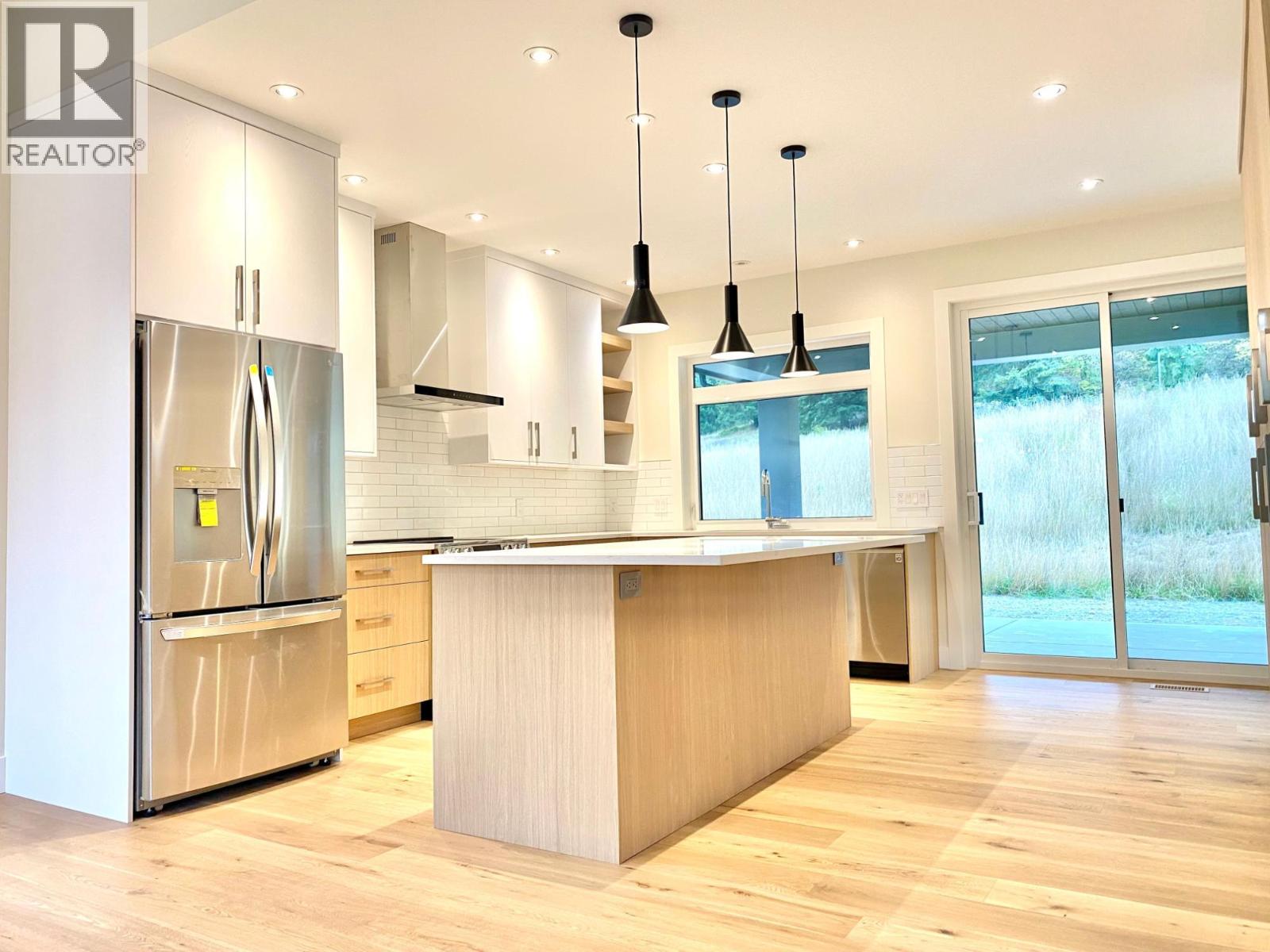 8781 Riverside Drive, Grand Forks, British Columbia V0H 1H0 - Photo 6 - 2479934