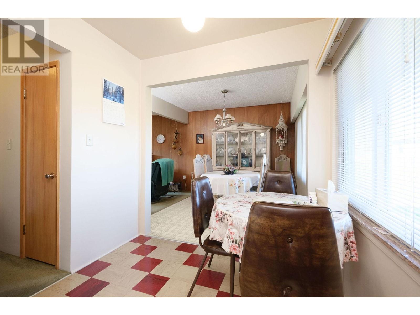 7031 Bryant Court, Burnaby, British Columbia  V5E 1T1 - Photo 11 - R2959623