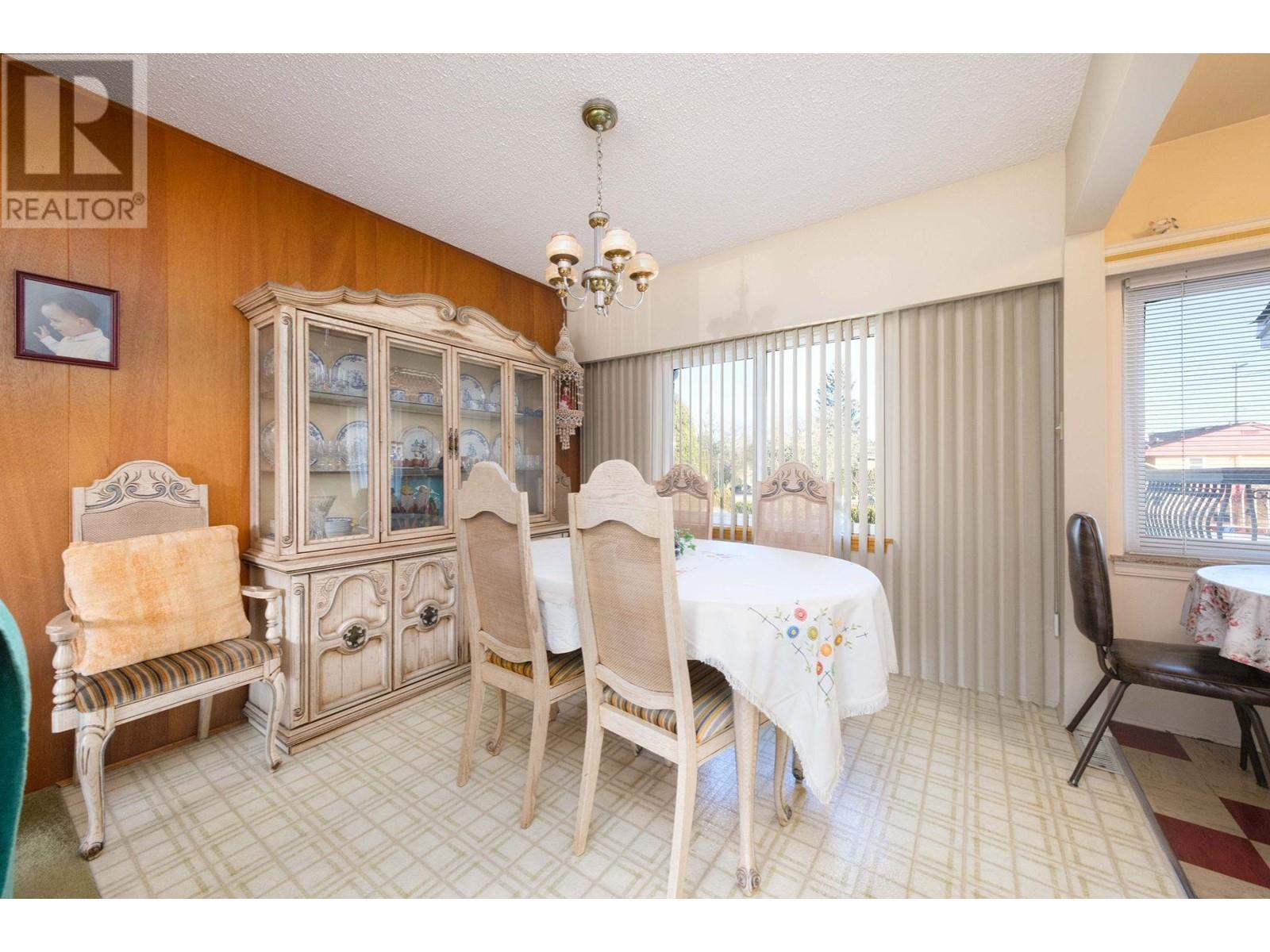 7031 Bryant Court, Burnaby, British Columbia  V5E 1T1 - Photo 5 - R2959623