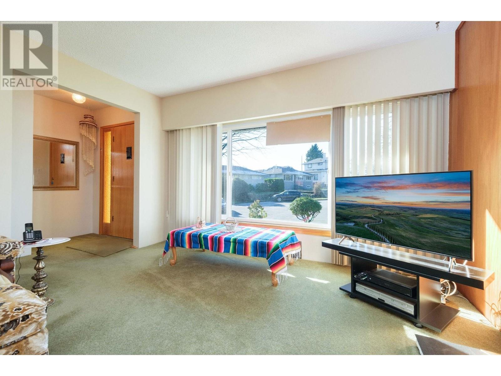 7031 Bryant Court, Burnaby, British Columbia  V5E 1T1 - Photo 2 - R2959623
