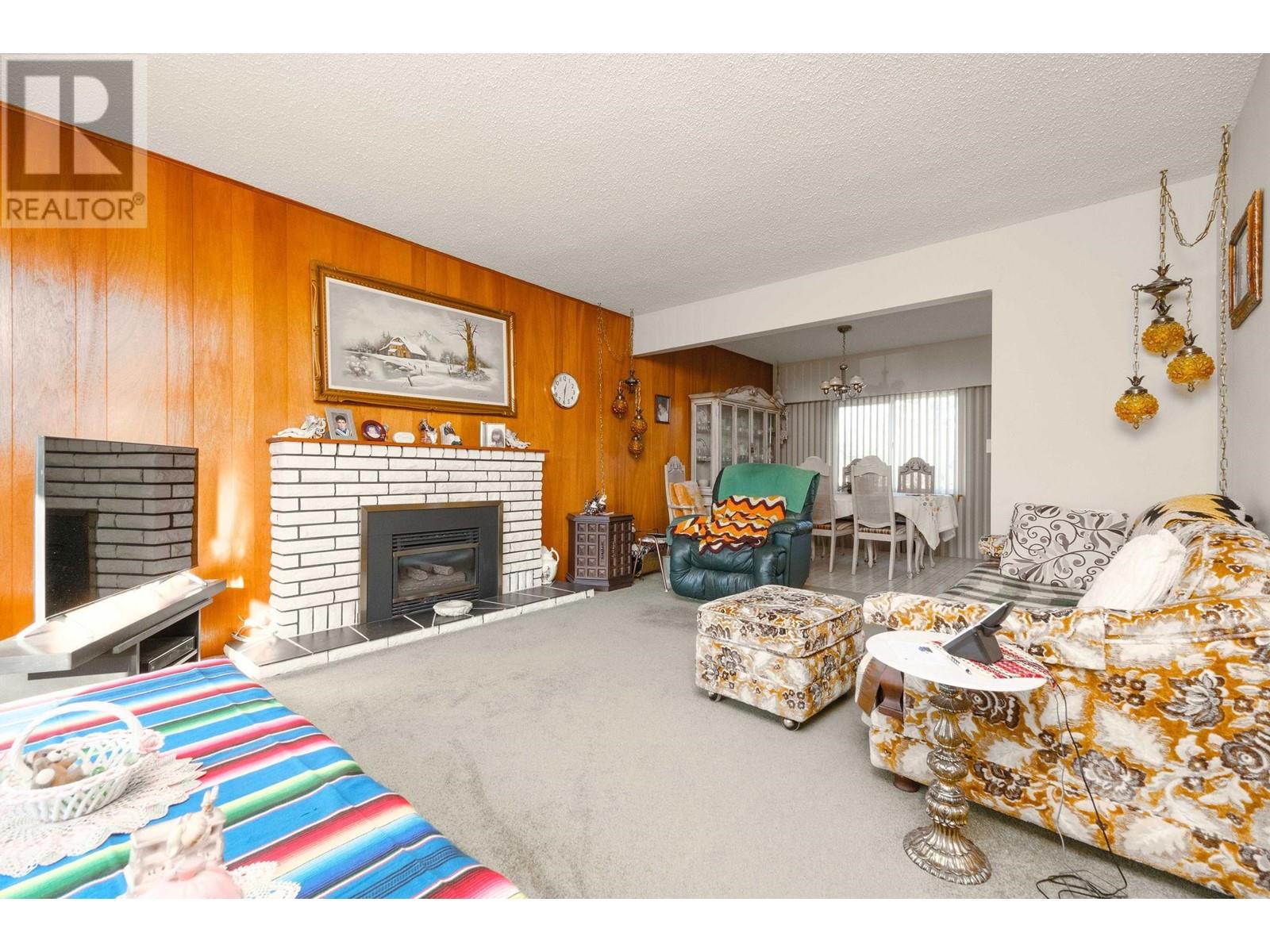 7031 Bryant Court, Burnaby, British Columbia  V5E 1T1 - Photo 4 - R2959623