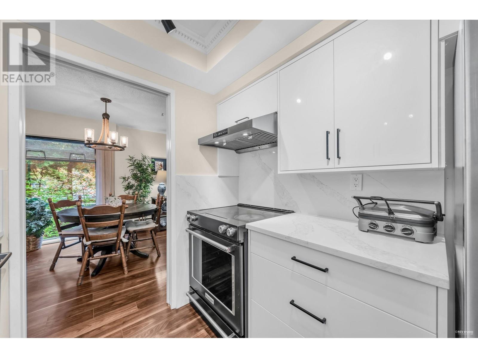 Listing Picture 10 of 24 : 204 2275 W 40TH AVENUE, Vancouver / 溫哥華 - 魯藝地產 Yvonne Lu Group - MLS Medallion Club Member