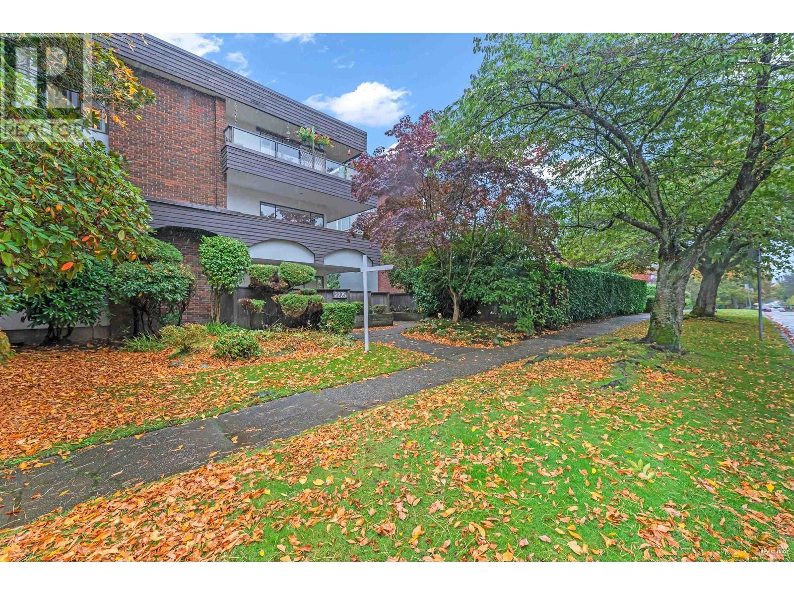 Listing Picture 22 of 24 : 204 2275 W 40TH AVENUE, Vancouver / 溫哥華 - 魯藝地產 Yvonne Lu Group - MLS Medallion Club Member
