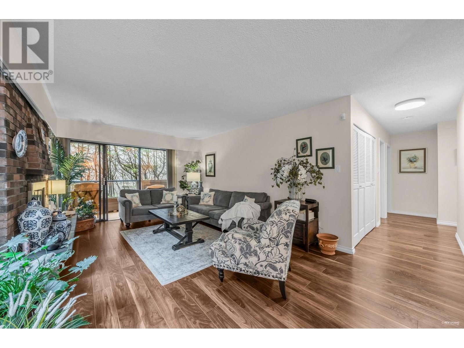 Listing Picture 4 of 24 : 204 2275 W 40TH AVENUE, Vancouver / 溫哥華 - 魯藝地產 Yvonne Lu Group - MLS Medallion Club Member