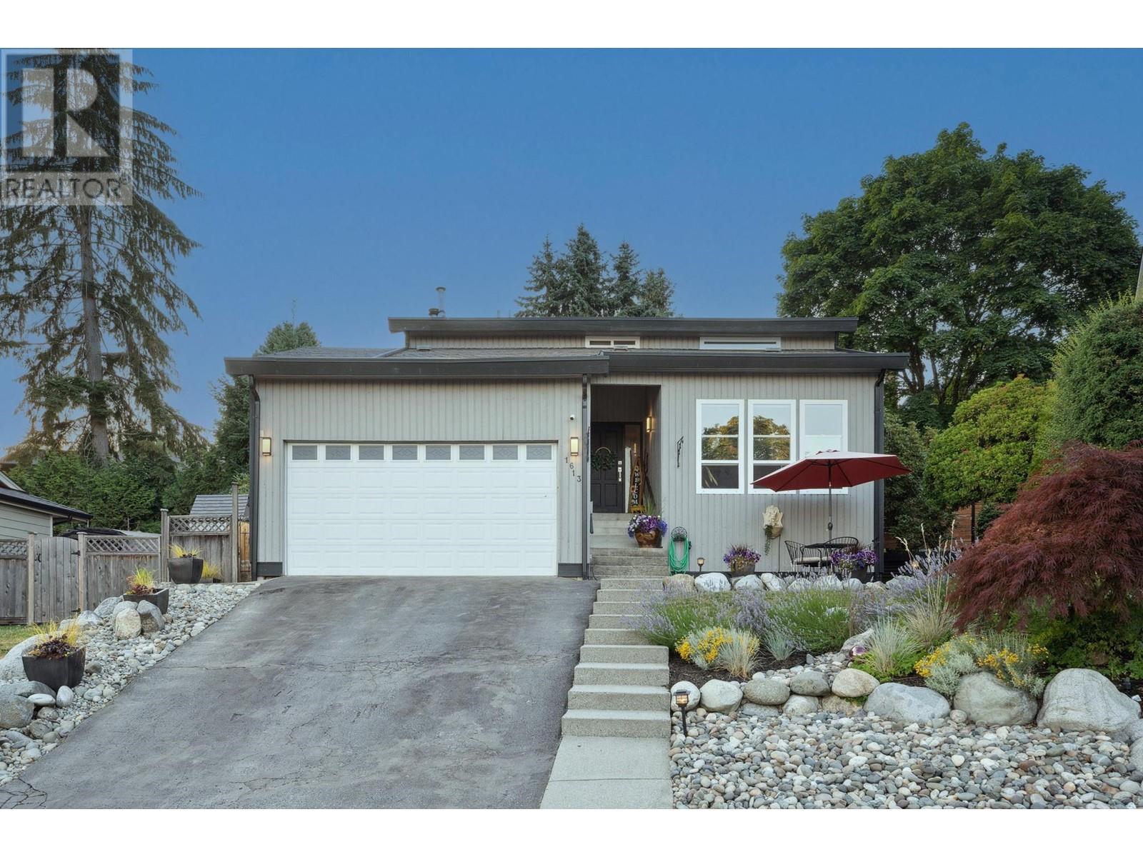 1613 Hemlock Place, Port Moody, British Columbia  V3H 4A7 - Photo 36 - R2958061