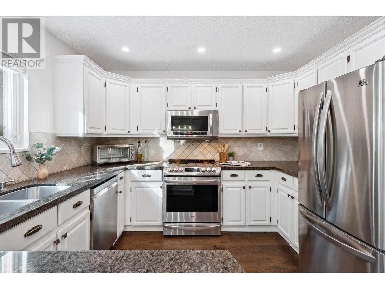 1613 Hemlock Place, Port Moody, British Columbia  V3H 4A7 - Photo 8 - R2958061