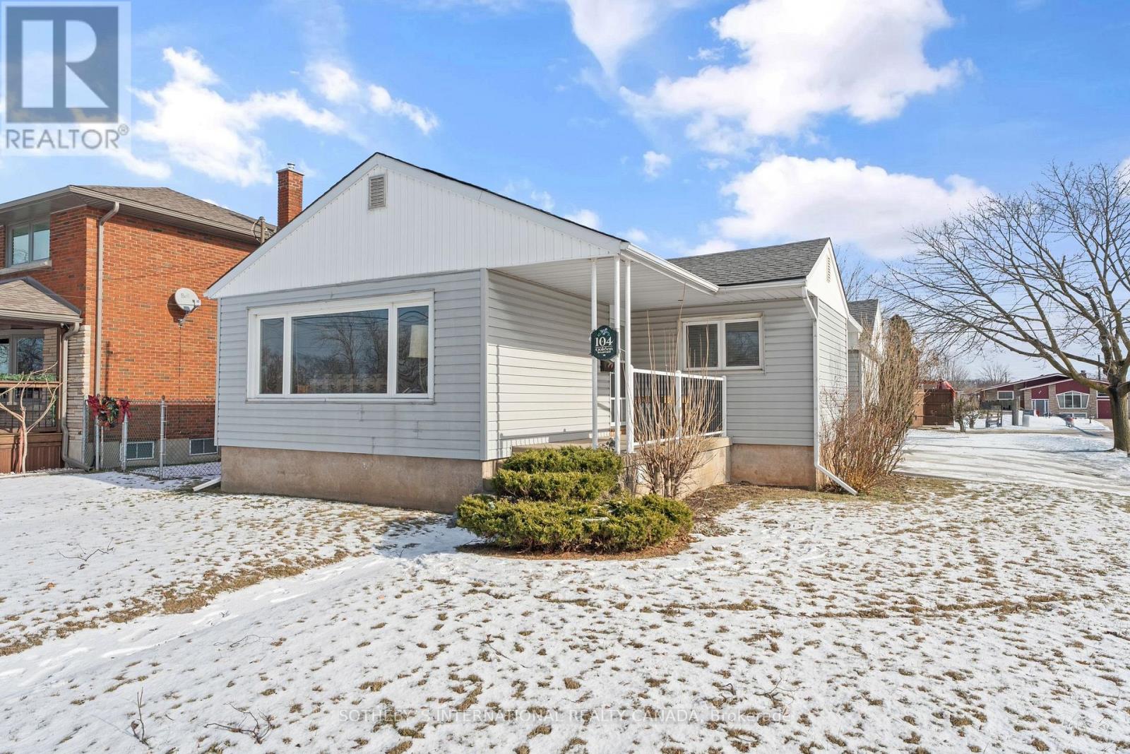 Property at 104 GOLDEN BOULEVARD image 2