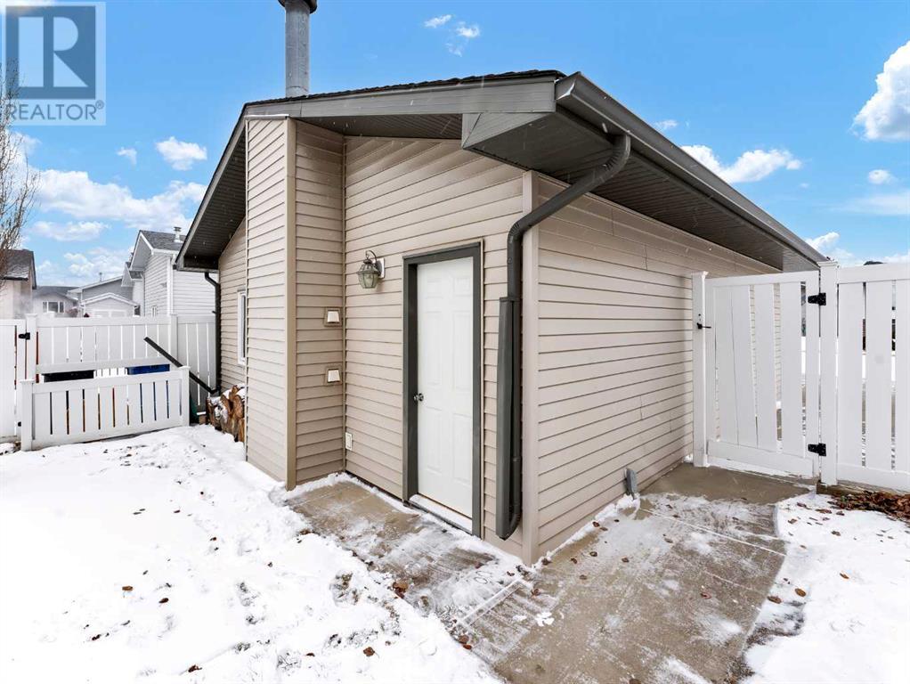 165 Hunt Crescent Ne, Medicine Hat, Alberta  T1C 1Y5 - Photo 34 - A2189704