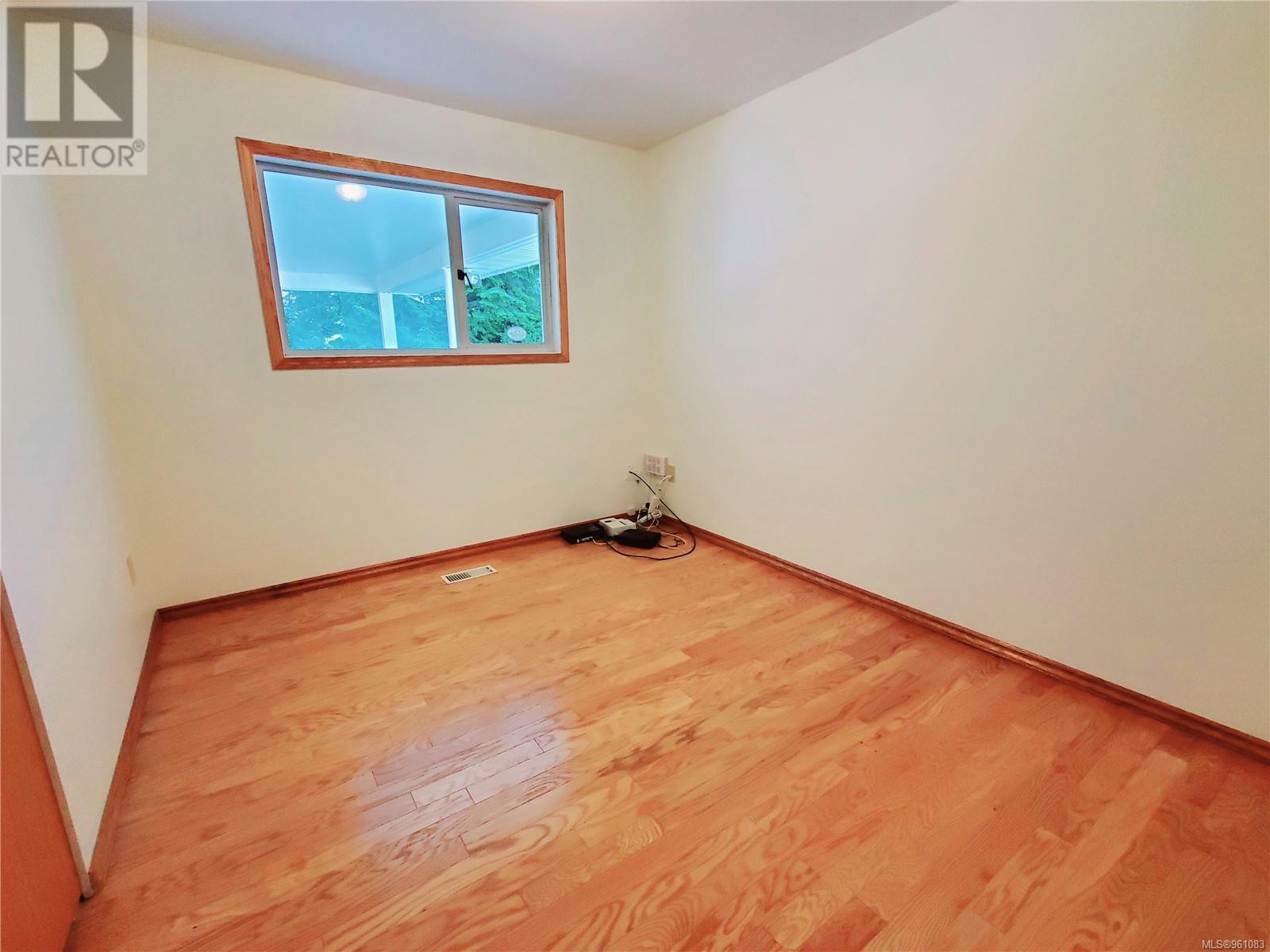 270 Cedar St, Tofino, British Columbia V0R 2Z0 - Photo 21 - 961083