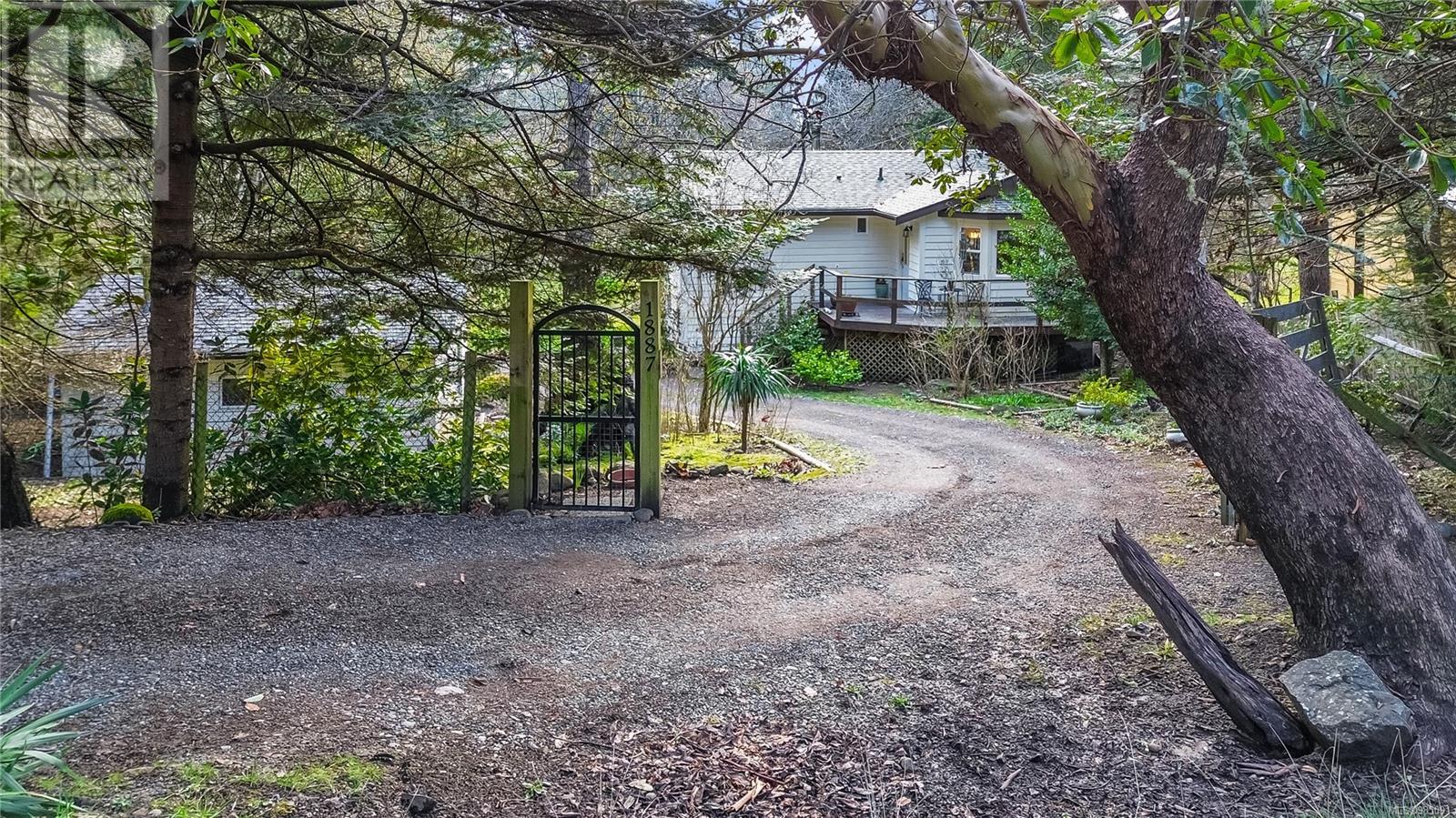 1887 Garland Dr, gabriola island, British Columbia