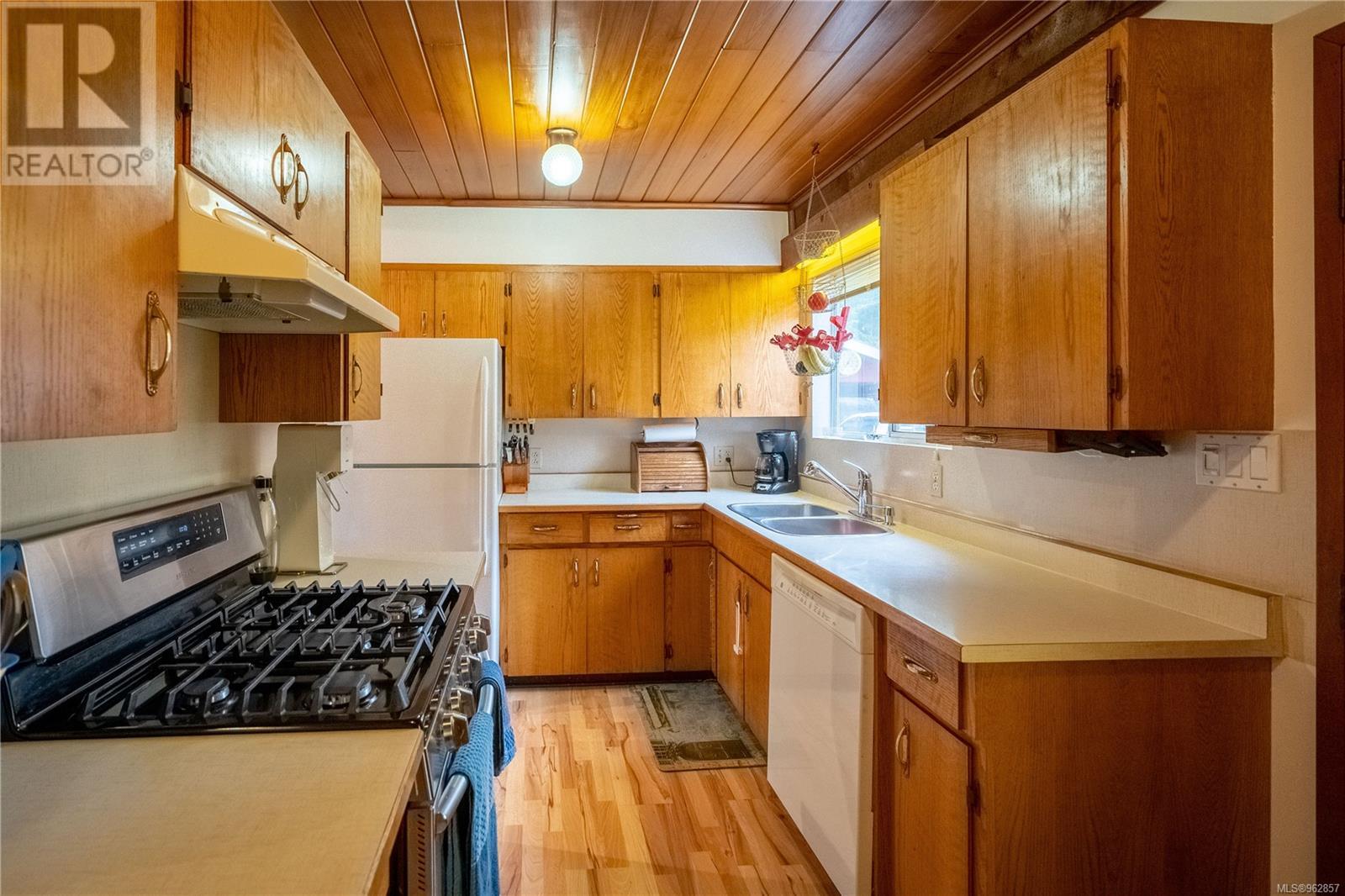 375 Neill St, Tofino, British Columbia  V0R 2Z0 - Photo 9 - 962857