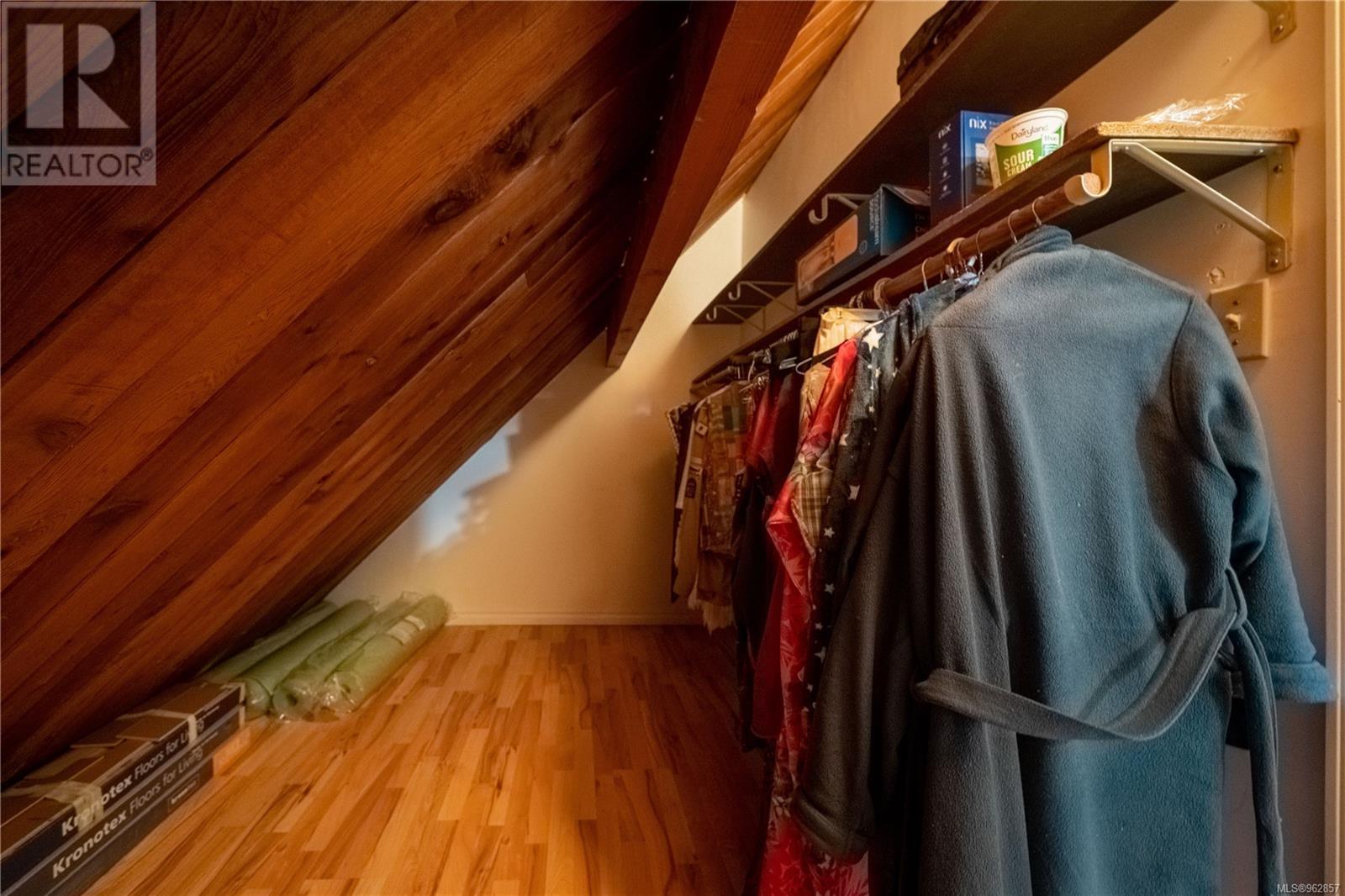 375 Neill St, Tofino, British Columbia  V0R 2Z0 - Photo 22 - 962857