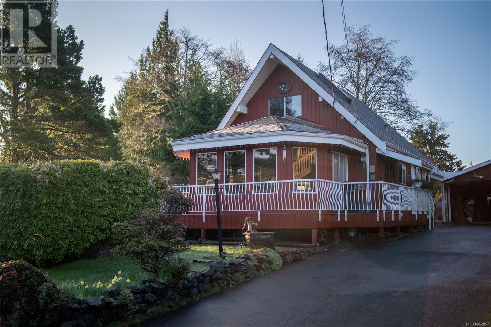 375 Neill St, Tofino, British Columbia  V0R 2Z0 - Photo 24 - 962857