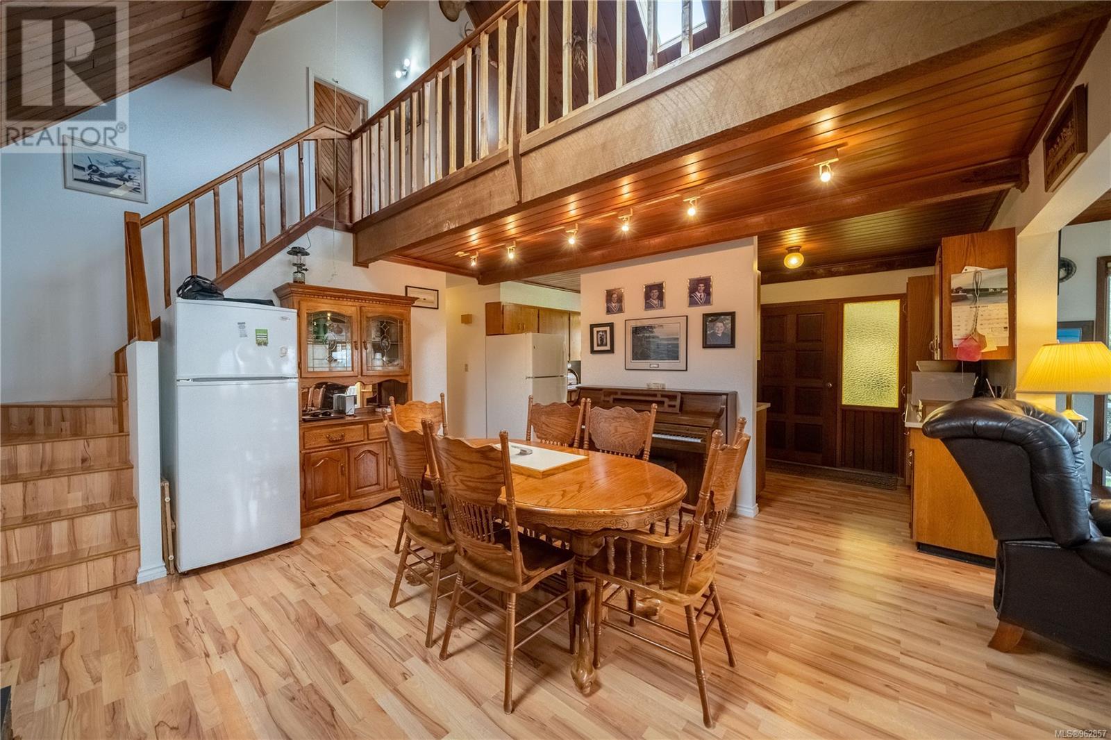 375 Neill St, Tofino, British Columbia  V0R 2Z0 - Photo 5 - 962857