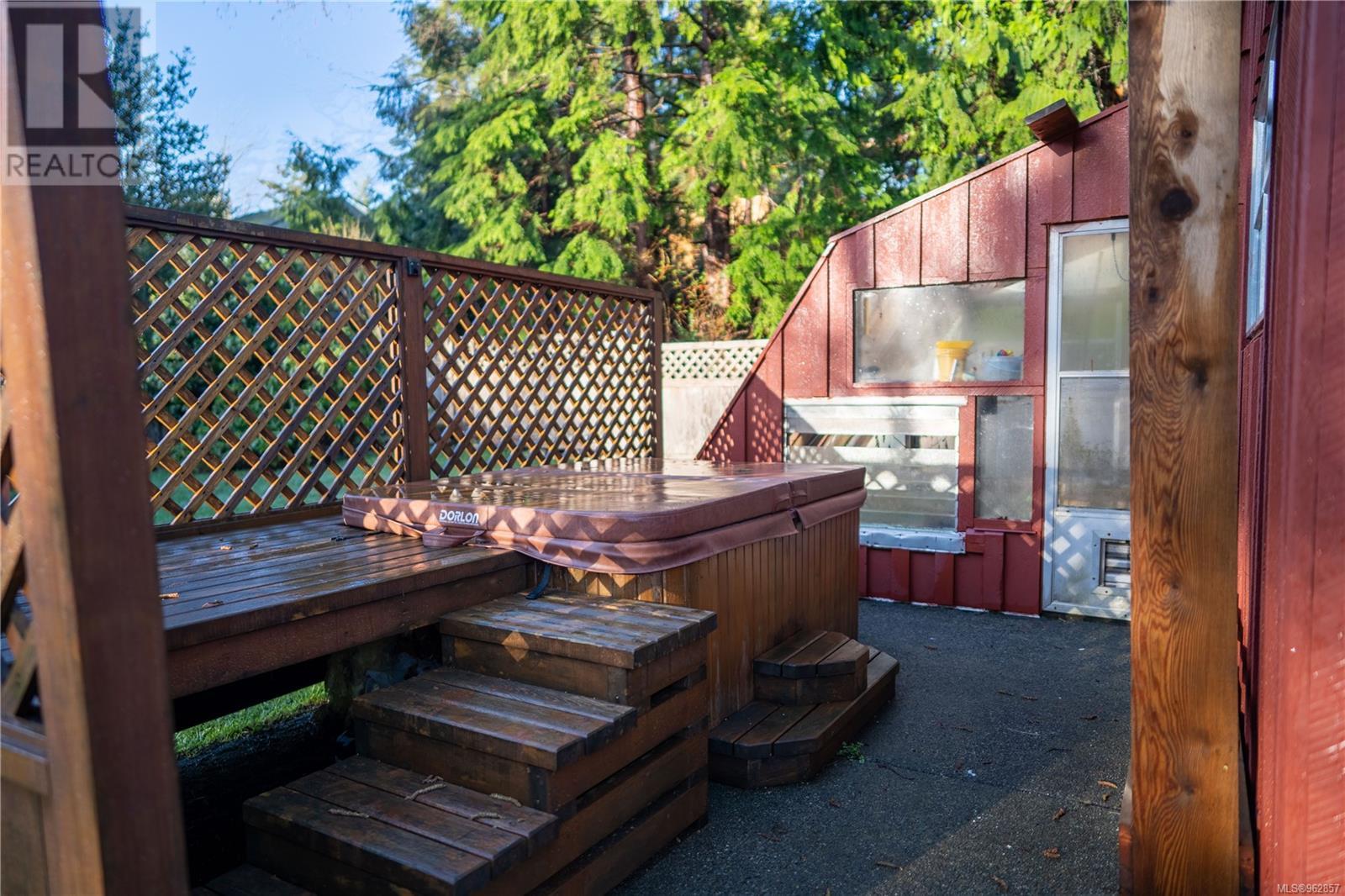 375 Neill St, Tofino, British Columbia  V0R 2Z0 - Photo 29 - 962857