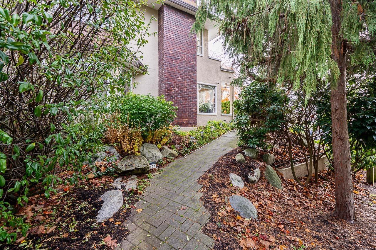 Property at 101 1225 MERKLIN STREET image 3
