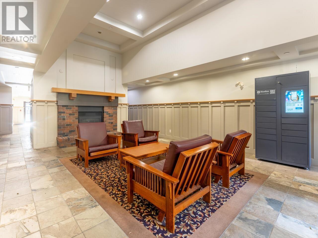 205 38 Seventh Avenue, New Westminster, British Columbia  V3L 5W2 - Photo 3 - R2957296