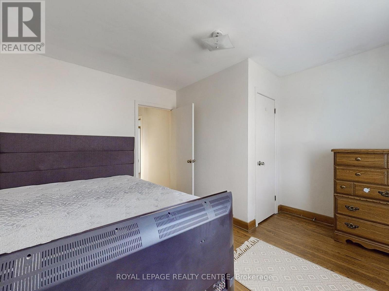 706 The Queensway, Toronto, Ontario  M8Y 1L3 - Photo 9 - W11938296