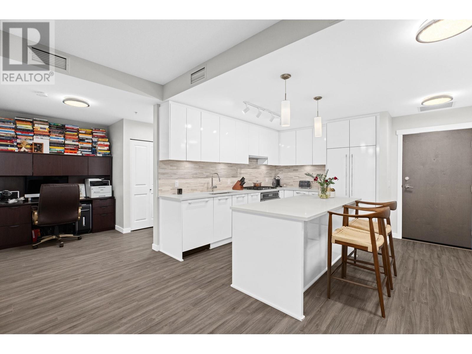 Listing Picture 6 of 38 : 412 9551 ALEXANDRA ROAD, Richmond / 烈治文 - 魯藝地產 Yvonne Lu Group - MLS Medallion Club Member