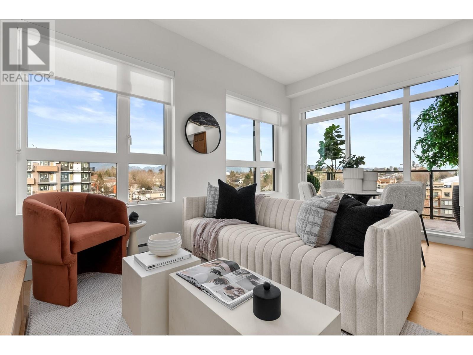 Listing Picture 4 of 39 : 605 2550 GARDEN DRIVE, Vancouver / 溫哥華 - 魯藝地產 Yvonne Lu Group - MLS Medallion Club Member