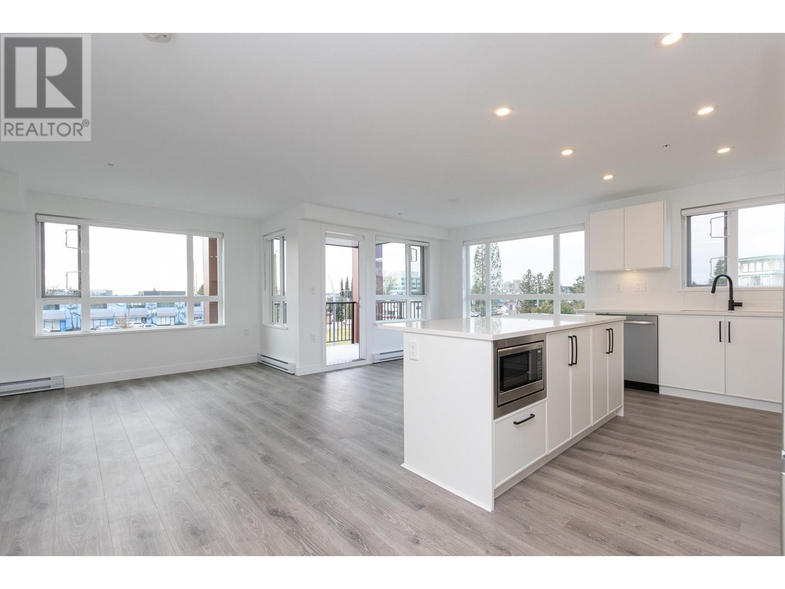 302 22575 Brown Avenue, Maple Ridge, British Columbia  V2X 6W2 - Photo 2 - R2959646
