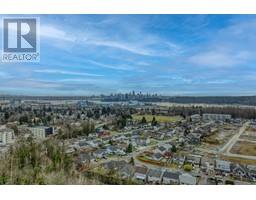 2104 200 KLAHANIE COURT