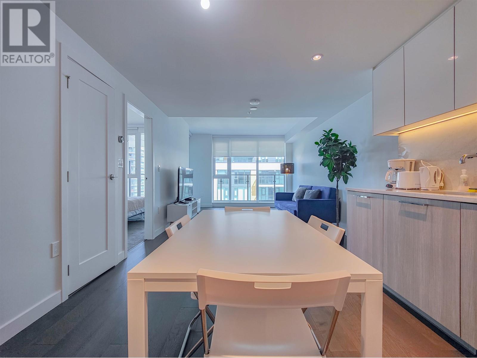 Listing Picture 3 of 16 : 901 8155 CAPSTAN WAY, Richmond / 烈治文 - 魯藝地產 Yvonne Lu Group - MLS Medallion Club Member