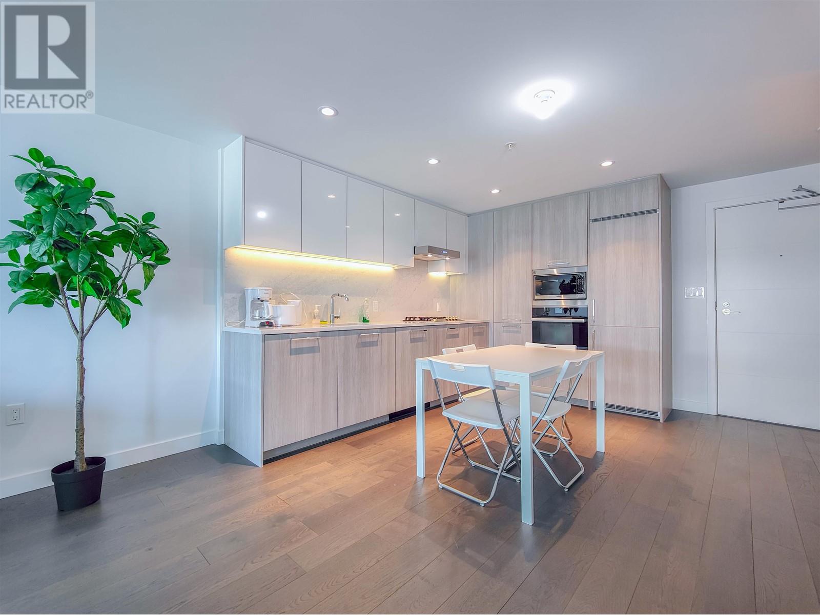 Listing Picture 10 of 16 : 901 8155 CAPSTAN WAY, Richmond / 烈治文 - 魯藝地產 Yvonne Lu Group - MLS Medallion Club Member