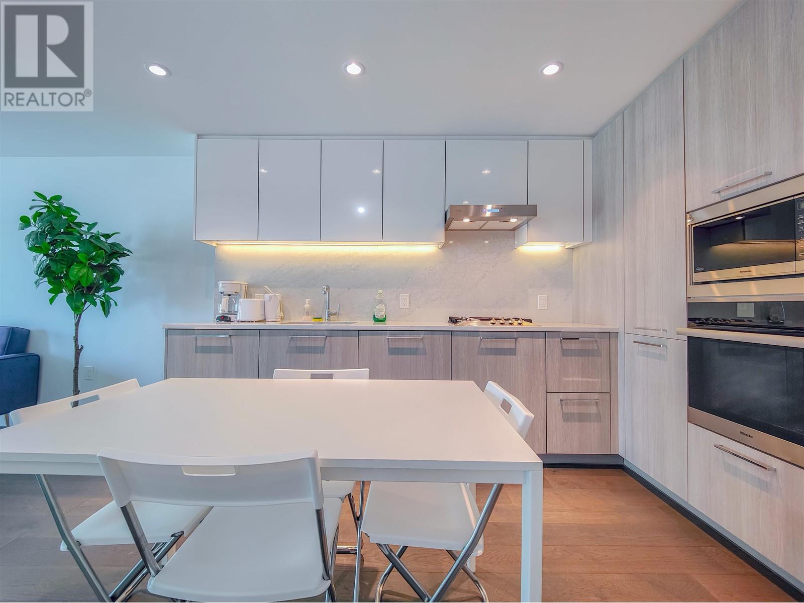 Listing Picture 9 of 16 : 901 8155 CAPSTAN WAY, Richmond / 烈治文 - 魯藝地產 Yvonne Lu Group - MLS Medallion Club Member