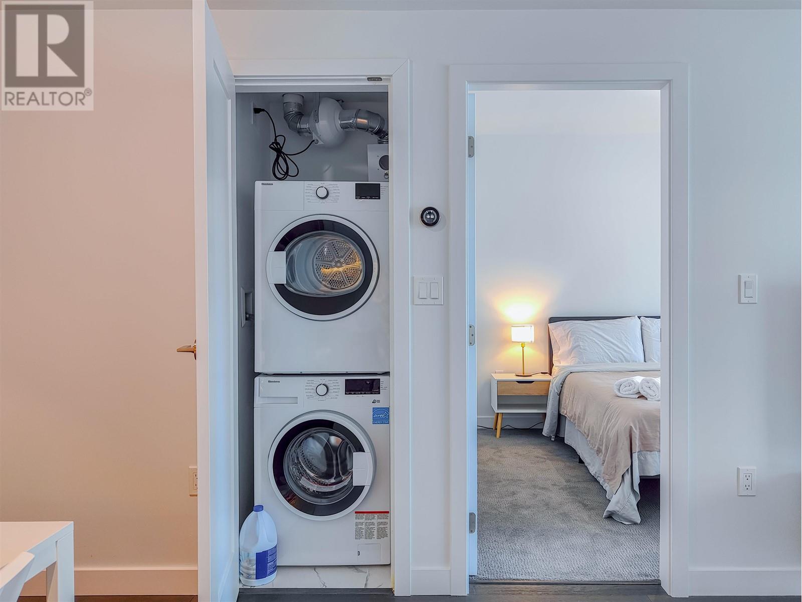 Listing Picture 11 of 16 : 901 8155 CAPSTAN WAY, Richmond / 烈治文 - 魯藝地產 Yvonne Lu Group - MLS Medallion Club Member