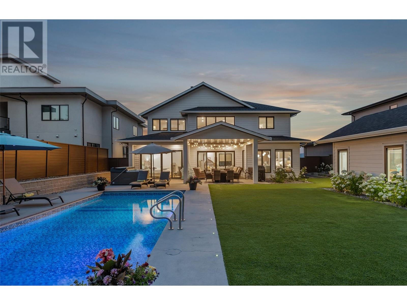 415 Hawk Hill Drive, Kelowna, British Columbia  V1W 0B1 - Photo 4 - 10333201