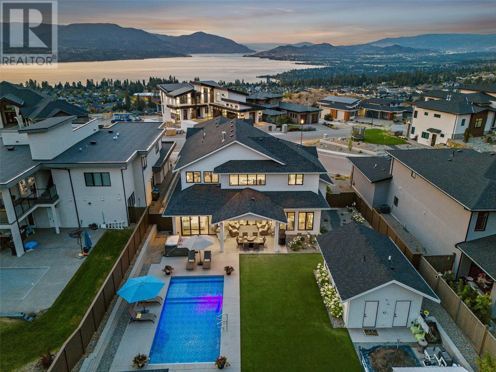 415 Hawk Hill Drive, Kelowna, British Columbia  V1W 0B1 - Photo 3 - 10333201