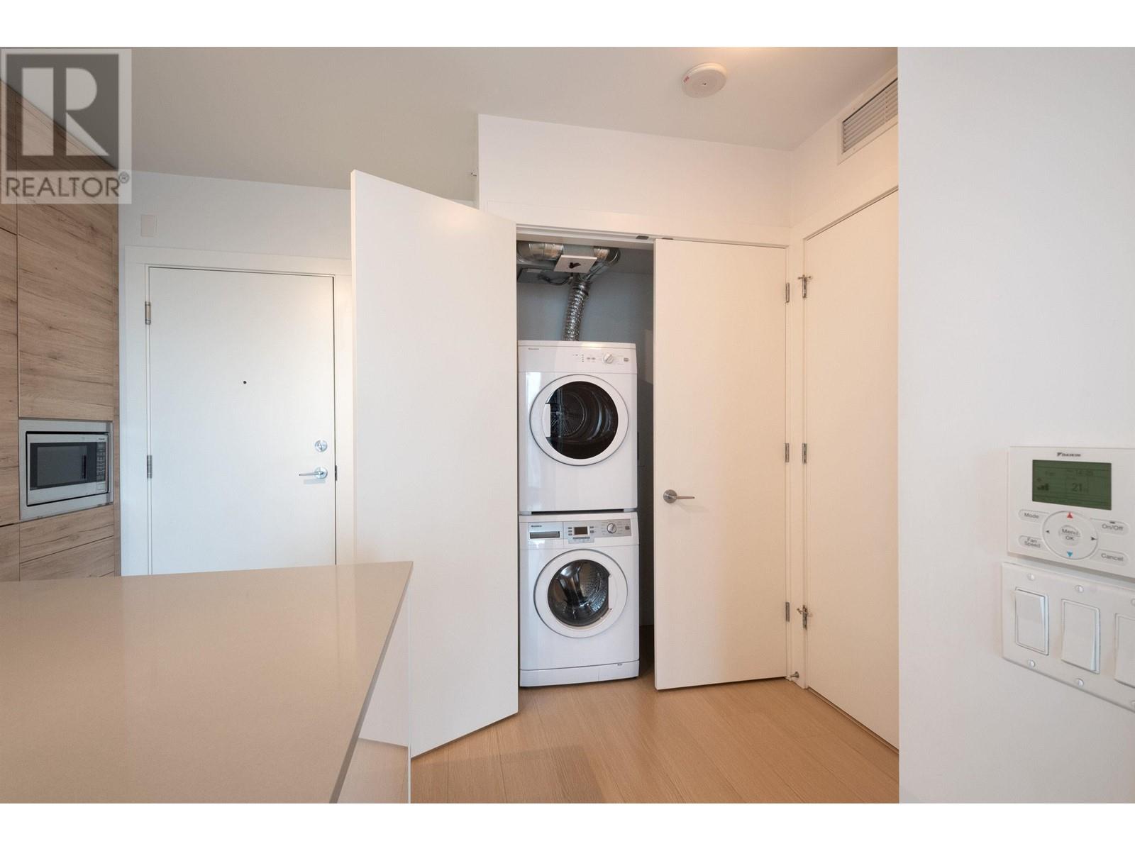 Listing Picture 13 of 22 : 1907 2378 ALPHA AVENUE, Burnaby / 本拿比 - 魯藝地產 Yvonne Lu Group - MLS Medallion Club Member