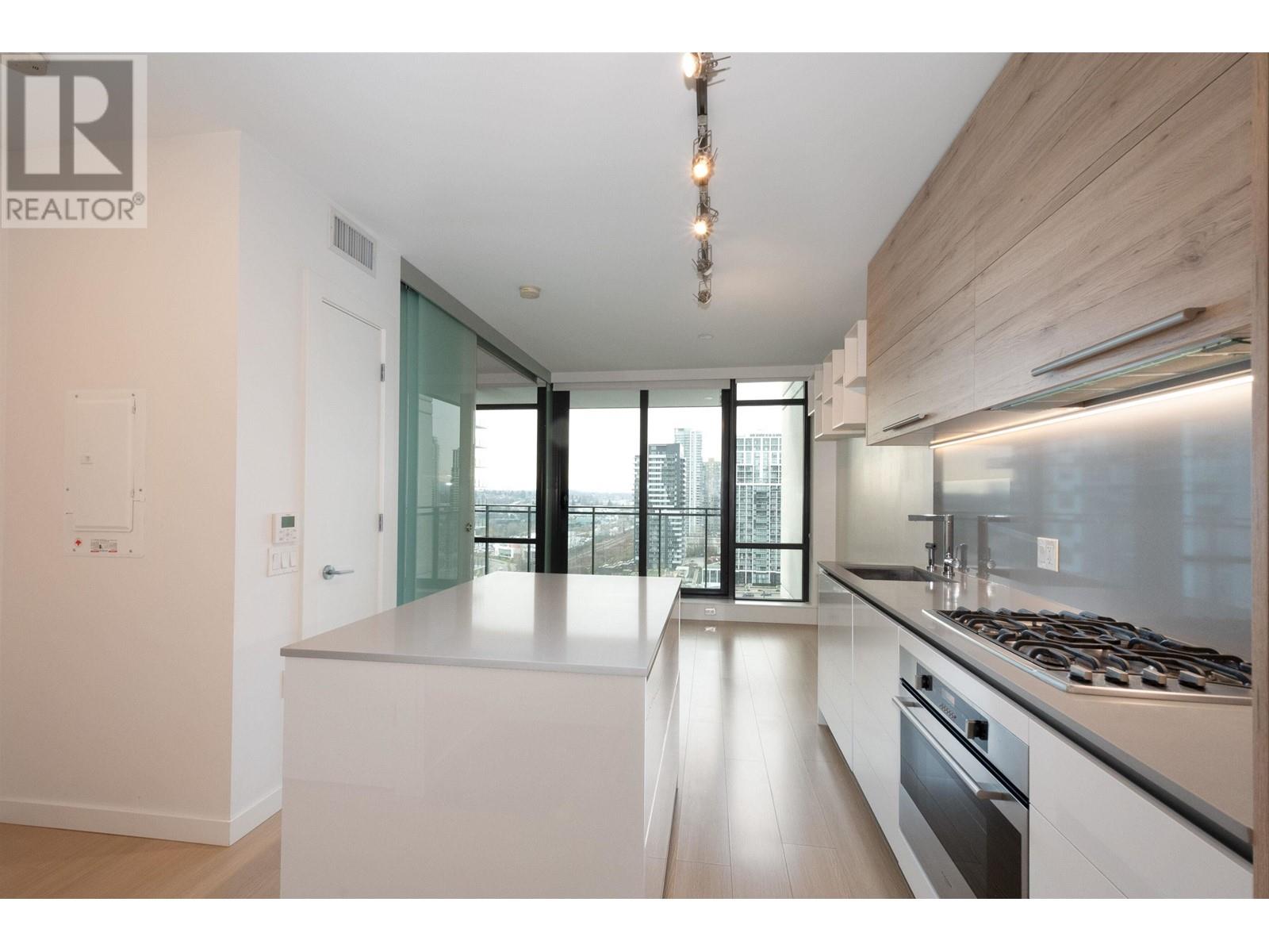 Listing Picture 3 of 22 : 1907 2378 ALPHA AVENUE, Burnaby / 本拿比 - 魯藝地產 Yvonne Lu Group - MLS Medallion Club Member
