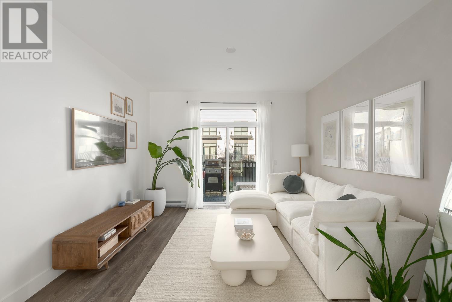 1322 Halyard Place, Squamish, British Columbia  V8B 2A1 - Photo 2 - R2959524